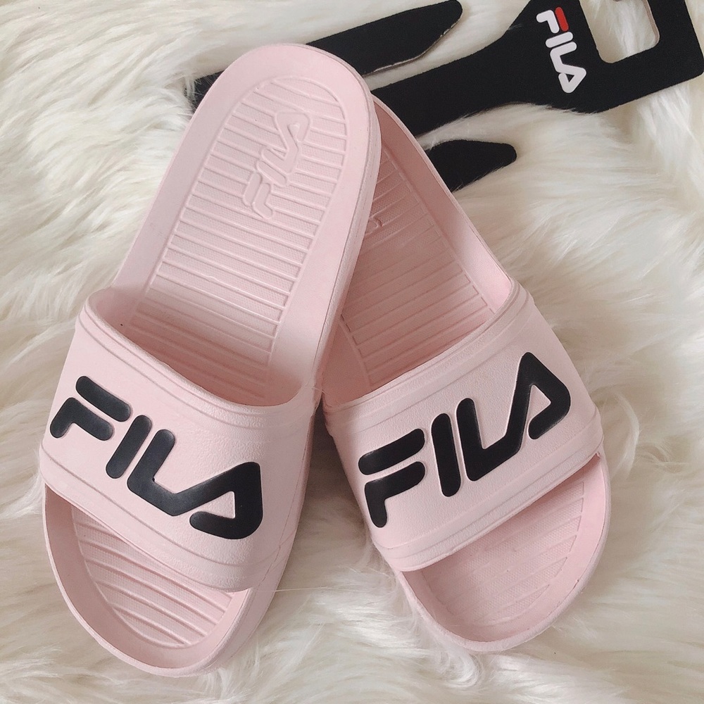 Fila Women’s Light Pink Logo Sleek Slide